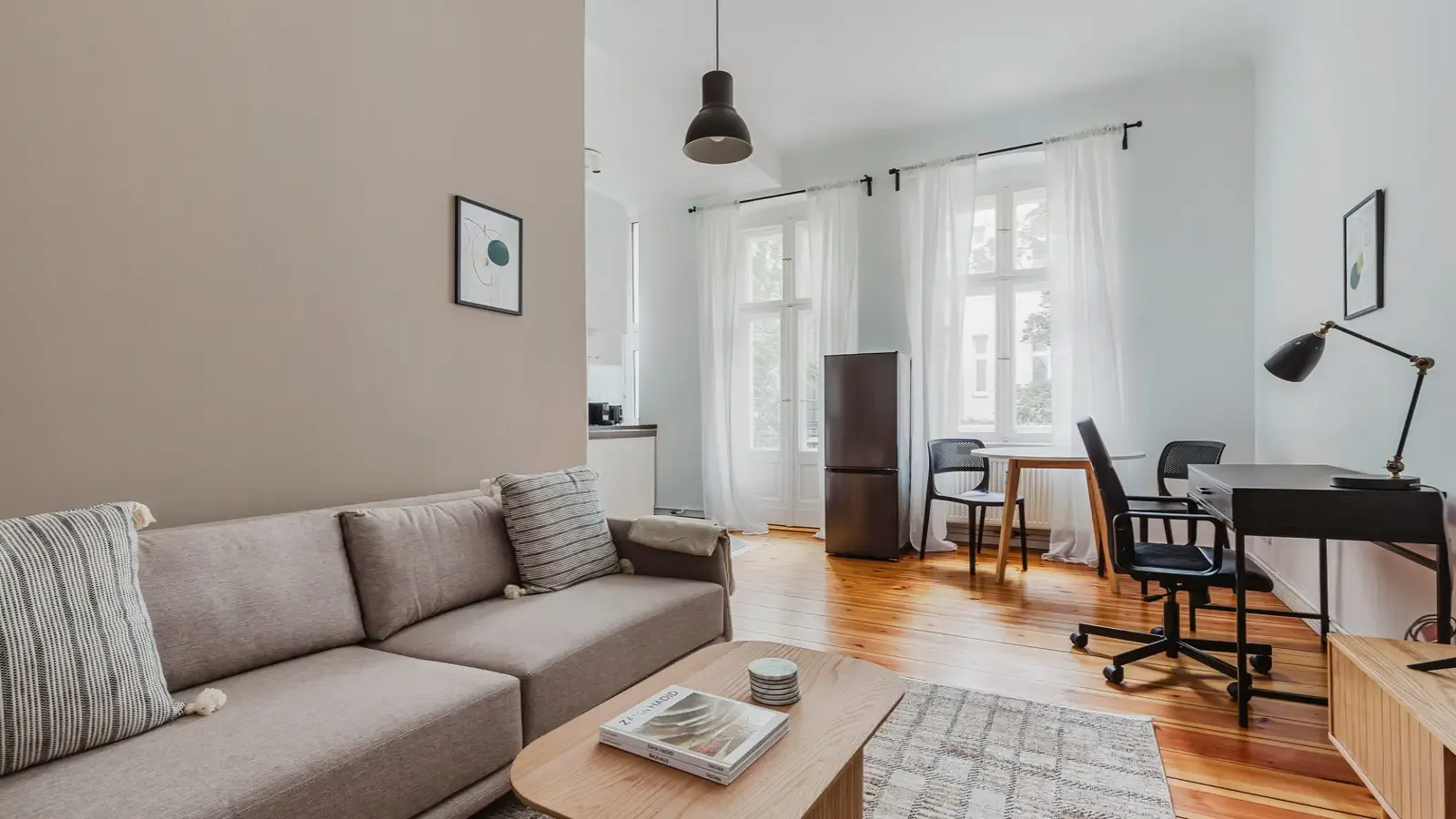 Elegant two room apartment with spacious kitchen in the center of Charlottenburg